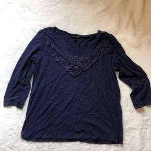 Three quarter length sleeved top